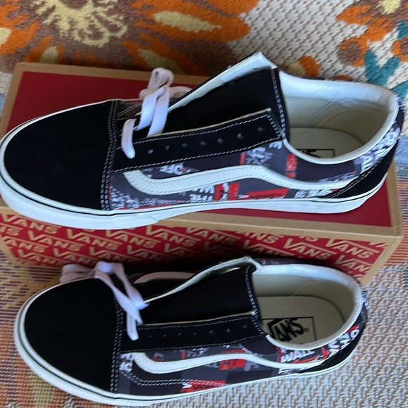 Vans WMNS Old Skool
(Packing Tape) Black/Red/
VN0A4U3BWZ4
Sneakers - Picture 4 of 16